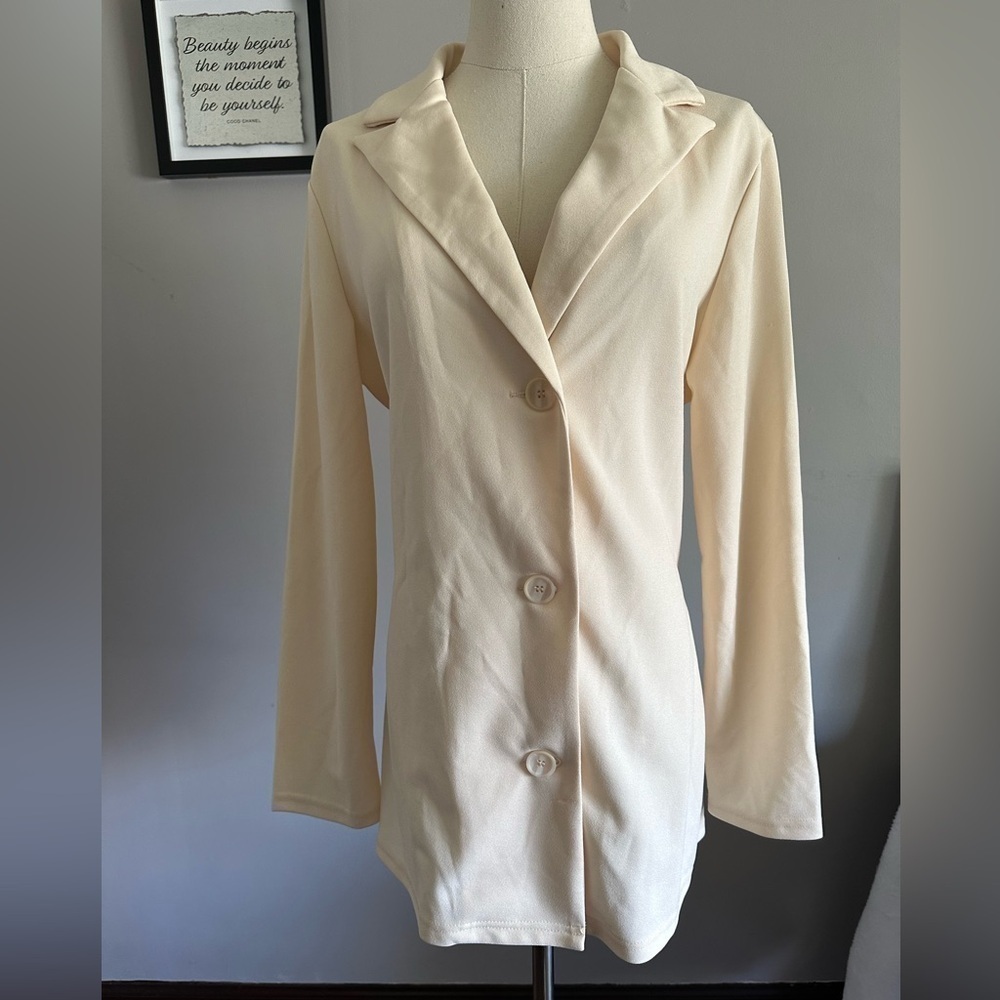 Cream Bow Coat - Picture 6 of 7